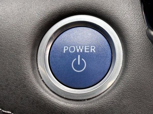 Certified 2021 Toyota Highlander XLE image 29