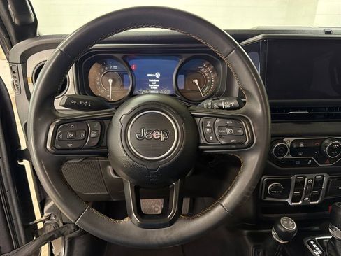 Used 2024 Jeep Wrangler Unlimited AWD/4WD image 18