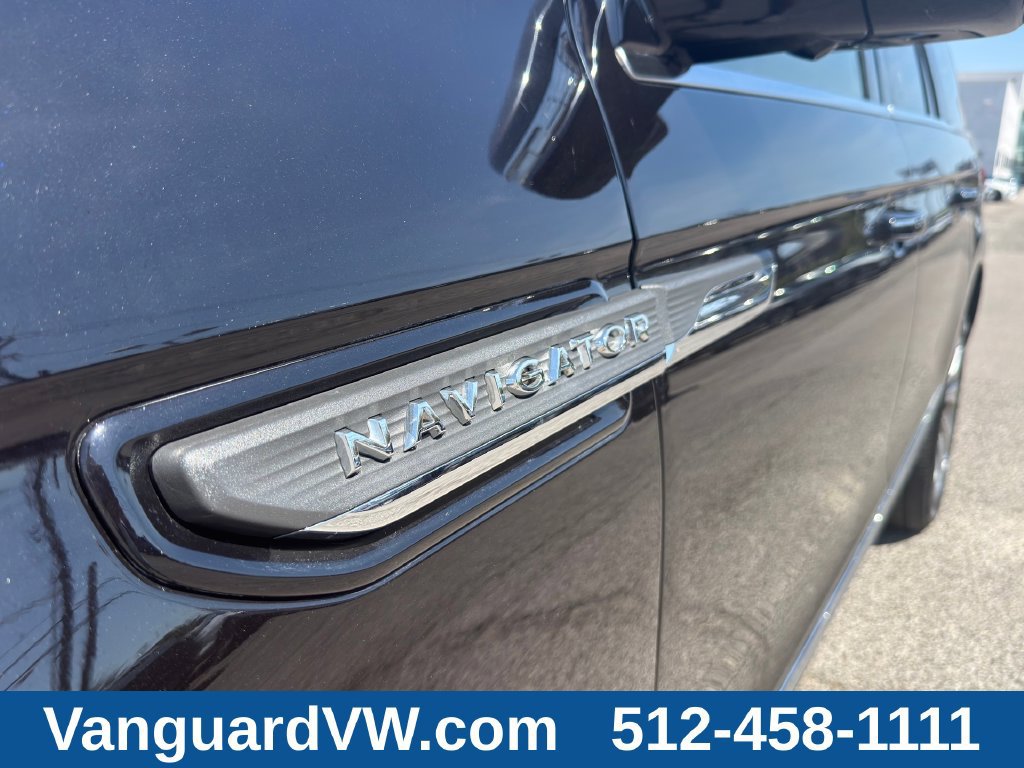Used 2024 Lincoln Navigator L Reserve AWD/4WD image 3