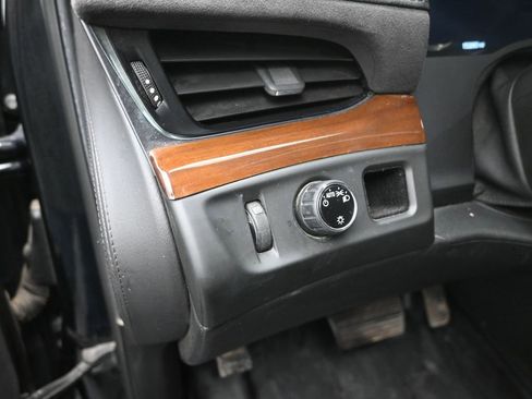 Used 2020 Cadillac Escalade ESV Luxury image 13