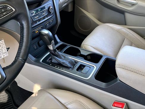 Used 2017 Ford Escape SE w/ SE Leather Comfort Package image 17