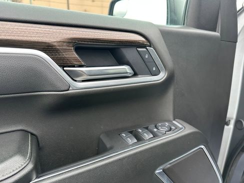 Used 2025 Chevrolet Silverado 1500 LT AWD/4WD image 20