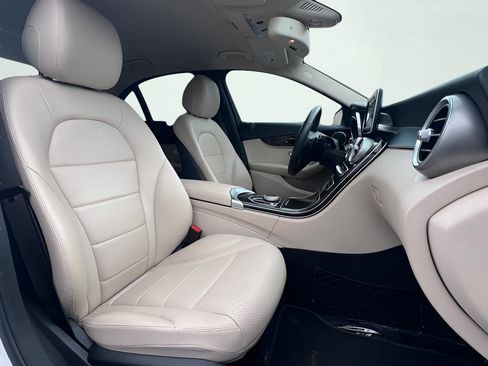 Used 2017 Mercedes-Benz C 300 Sedan image 30
