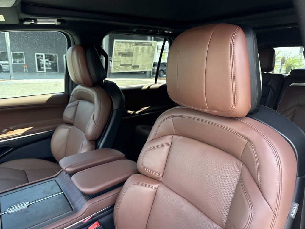 New 2026 Lincoln Navigator Reserve AWD/4WD image 23
