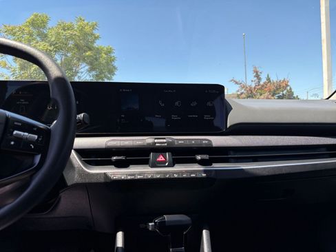 Used 2025 Kia K4 FWD image 17