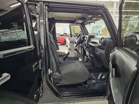 Used 2012 Jeep Wrangler Unlimited Sport AWD/4WD image 29