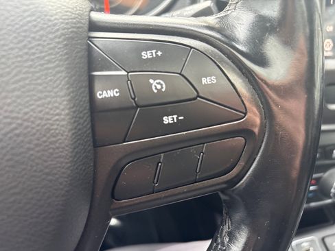 Used 2020 Jeep Cherokee Trailhawk image 21
