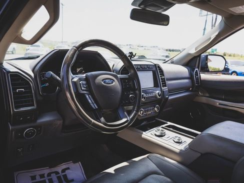 Used 2018 Ford Expedition Limited w/ Equipment Group 301A AWD/4WD image 2