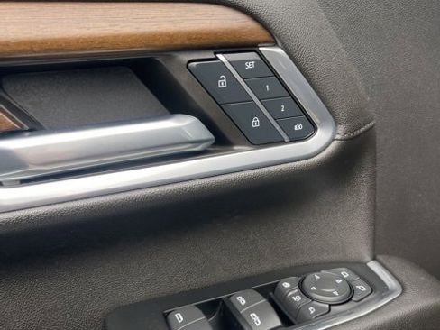 Used 2024 Chevrolet Silverado 3500 High Country w/ Technology Package image 13