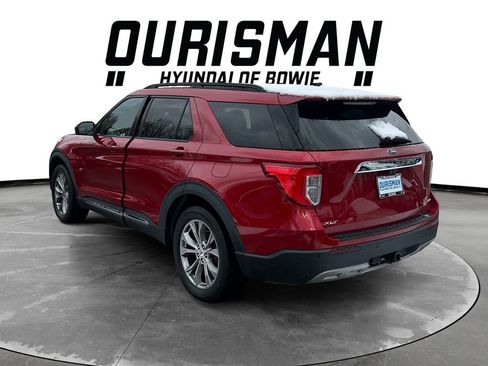 Used 2021 Ford Explorer XLT w/ Equipment Group 202A image 4