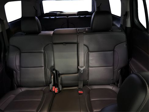 Used 2020 GMC Acadia SLT w/ LPO, Cargo Package FWD image 31