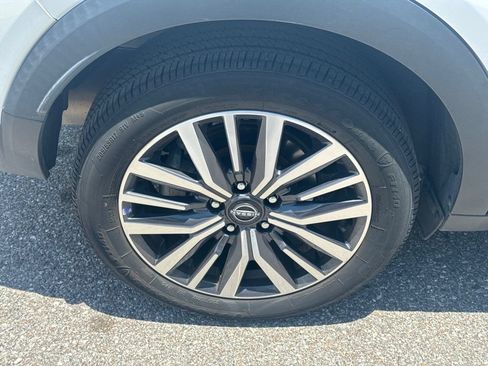 Used 2024 Nissan Kicks SV FWD image 7