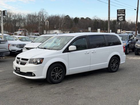 Used 2019 Dodge Grand Caravan GT FWD image 4