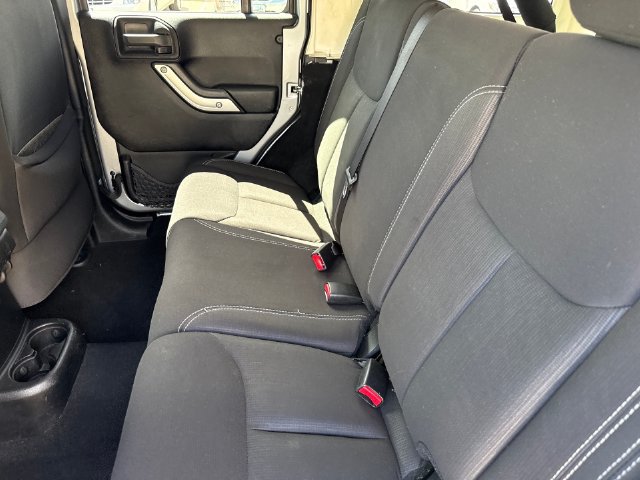 Used 2014 Jeep Wrangler Unlimited Sahara w/ Max Tow Package AWD/4WD image 25