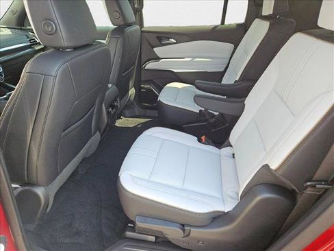 New 2026 Chevrolet Traverse High Country image 16