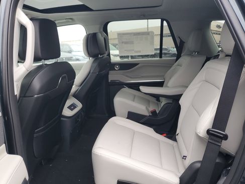 New 2026 Lincoln Navigator Reserve w/ Jet Appearance Package image 27