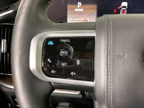 Used 2025 Nissan Armada Platinum Reserve AWD/4WD image 24