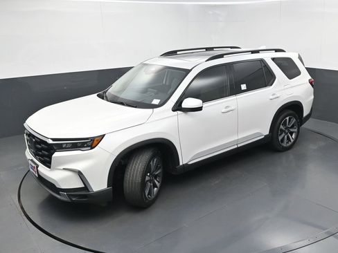 Used 2024 Honda Pilot Elite image 36
