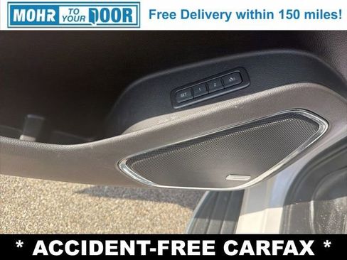 Used 2018 Chevrolet Suburban Premier image 12