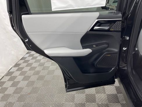 New 2025 Mitsubishi Outlander SE image 26