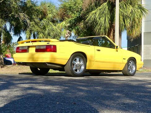 Used 1993 Ford Mustang LX image 26