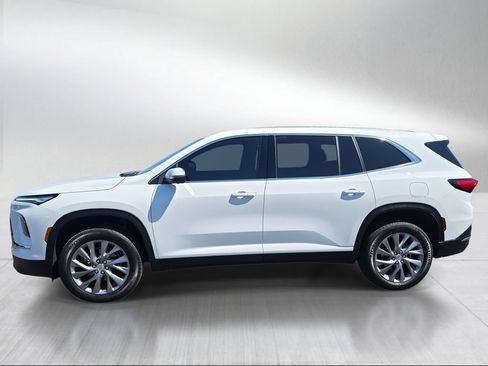 Used 2025 Buick Enclave Preferred FWD image 3