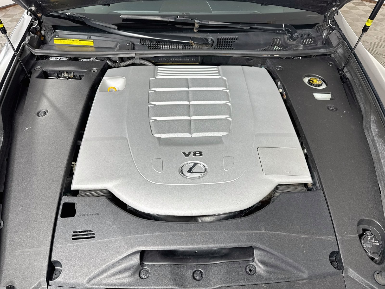 Used 2014 Lexus LS 460 AWD w/ Comfort Package image 31