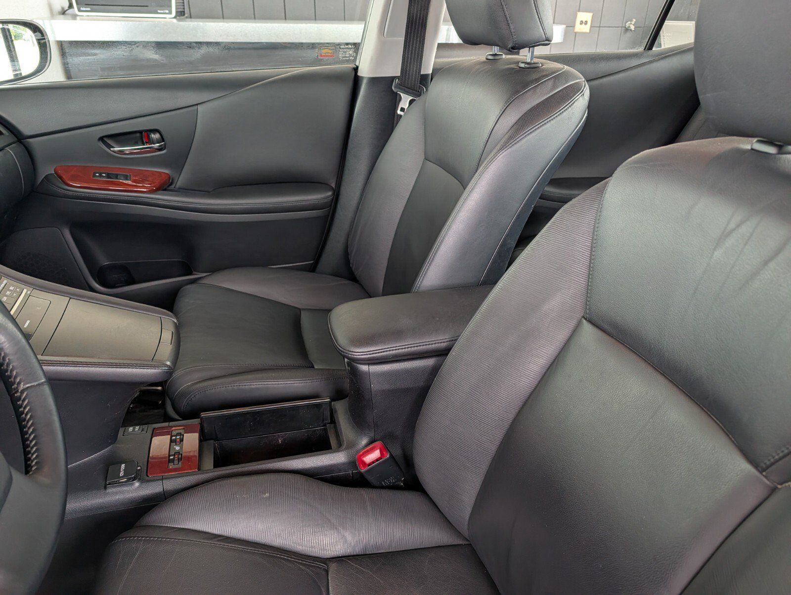 Used 2010 Lexus HS 250h w/ Preferred Accessory Package FWD image 9