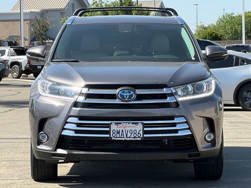 Certified 2019 Toyota Highlander Limited w/ Carpet Mat Package (TMS) AWD/4WD image 11