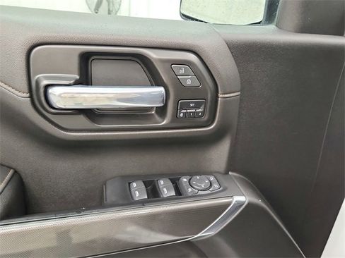 Used 2022 GMC Sierra 1500 AT4 w/ AT4 Premium Package image 27