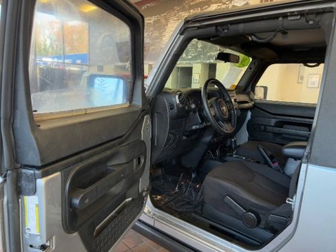 Used 2017 Jeep Wrangler Sport image 17