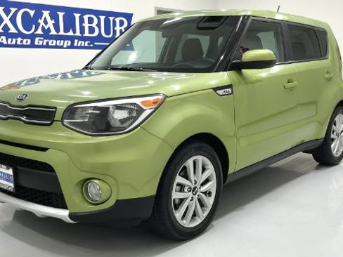 Used 2018 Kia Soul + FWD image 17