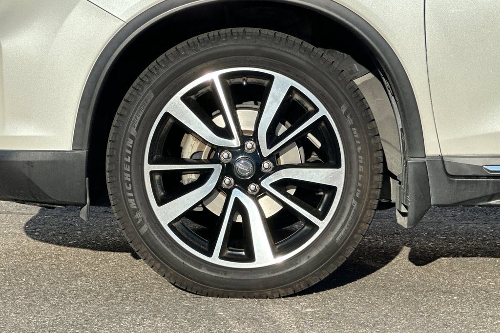 Used 2020 Nissan Rogue SL FWD image 31