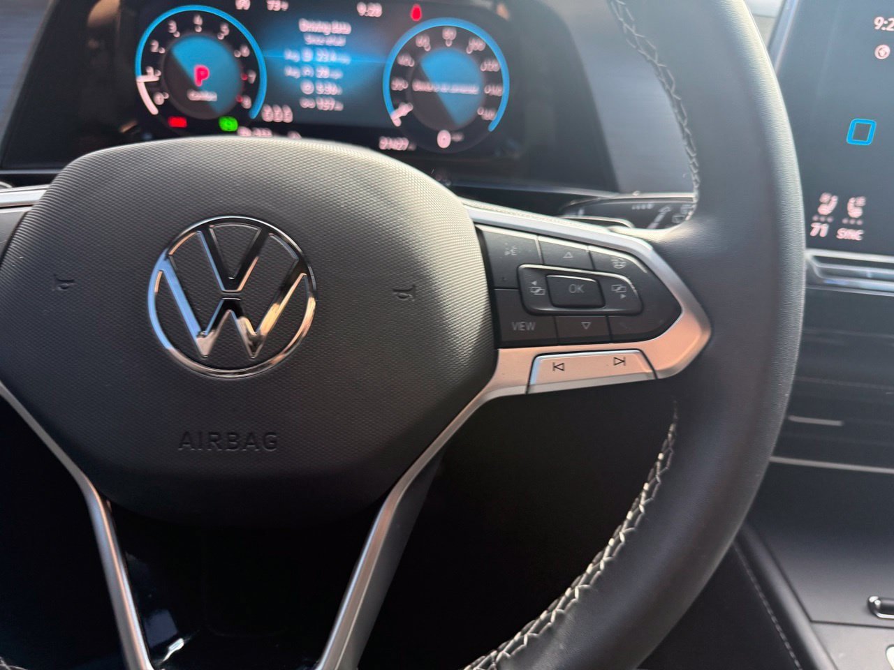 Used 2025 Volkswagen Atlas Cross Sport SE FWD image 19
