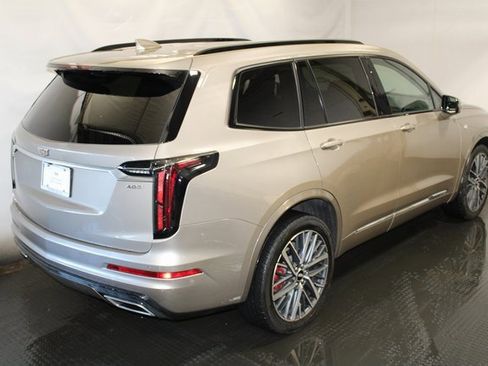 Certified 2023 Cadillac XT6 Sport image 4
