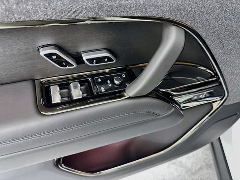 New 2026 Land Rover Range Rover Sport Dynamic SE AWD/4WD image 18