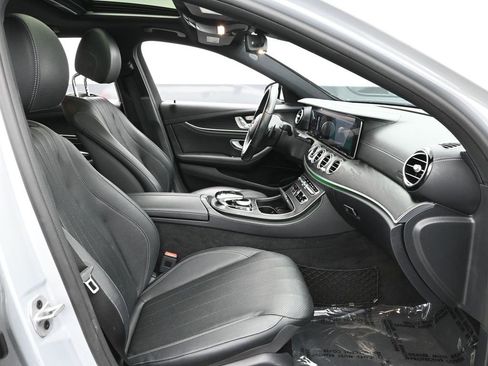 Used 2020 Mercedes-Benz E 450 4MATIC Wagon w/ Premium Package image 21