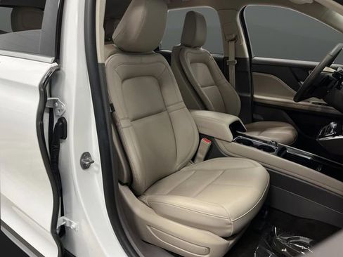 Used 2023 Lincoln Corsair AWD image 30