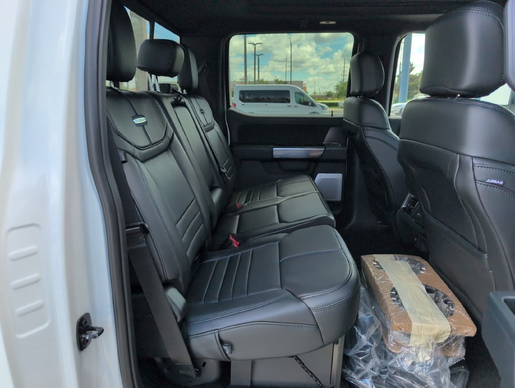 New 2026 Ford F250 Platinum w/ Tremor Off-Road Package AWD/4WD image 14