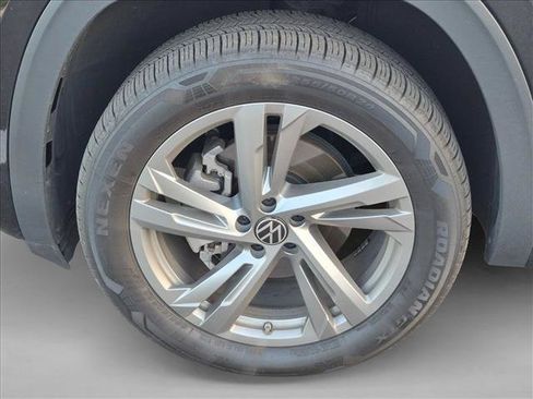 Used 2024 Volkswagen Atlas Cross Sport SEL R-Line AWD/4WD image 10