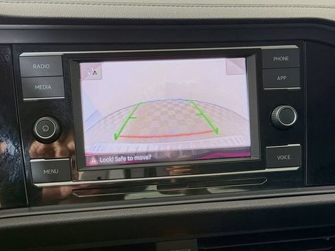 Used 2023 Volkswagen Jetta SE FWD image 16