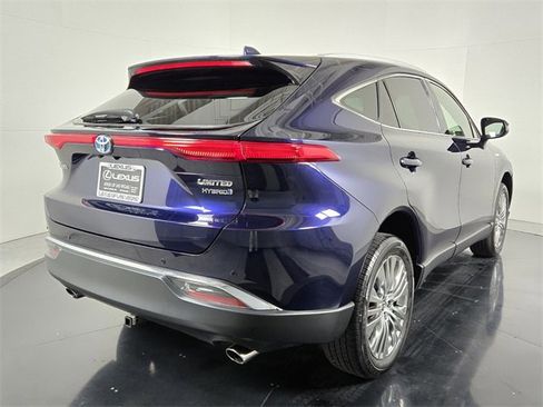 Used 2021 Toyota Venza Limited image 6