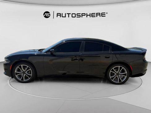 Used 2018 Dodge Charger SXT w/ Blacktop Package image 5
