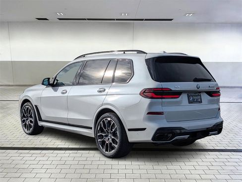 New 2026 BMW X7 M60i image 3