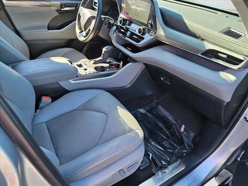 Used 2023 Toyota Highlander Platinum AWD/4WD image 20