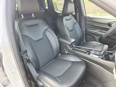 Certified 2025 Jeep Compass Latitude w/ Sun & Sound Group image 16