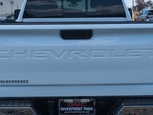 Used 2023 Chevrolet Silverado 2500 LTZ AWD/4WD image 47