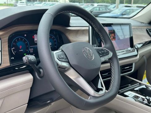 New 2026 Volkswagen Atlas SE FWD image 16