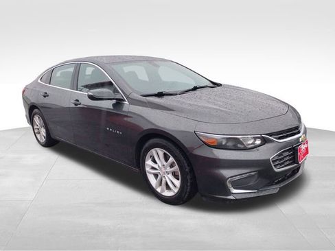 Used 2017 Chevrolet Malibu LT image 8