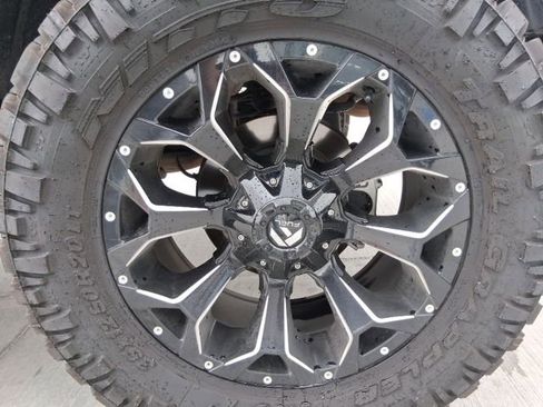 Used 2025 Jeep Wrangler Unlimited Sport AWD/4WD image 18
